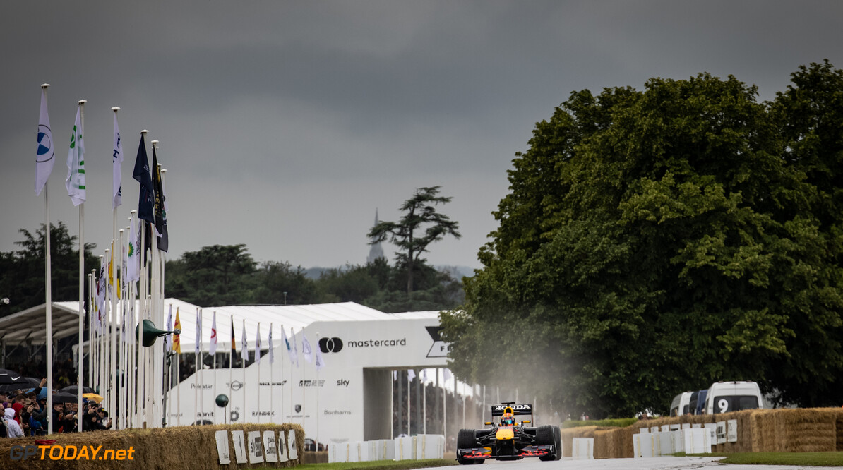 CHICHESTER, ENGLAND - JULY 10: Alex Albon of Thailand and Red Bull Racing drives during the Goodwood Festival of Speed at Goodwood on July 10, 2021 in Chichester, England. (Photo by James Bearne/Getty Images) // SI202107100122 // Usage for editorial use only // 
Goodwood Festival of Speed 2021




SI202107100122
