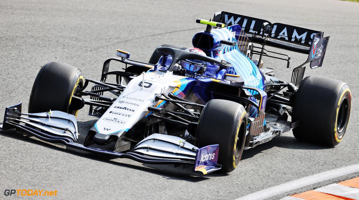 Komen er logo's van Red Bull op de door Mercedes-voortgedreven Williams in 2022?