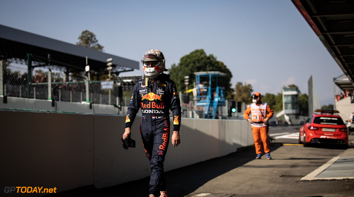 Max Verstappen na crash: "Ik wilde met Lewis samenwerken, ik wilde racen"