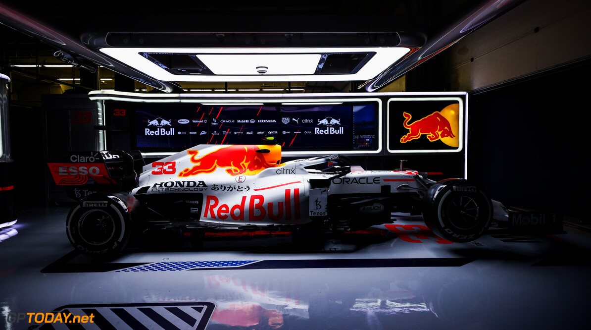 ISTANBUL, TURKEY - OCTOBER 07: Reveal of the Red Bull Racing special Honda tribute livery ahead of the F1 Grand Prix of Turkey at Intercity Istanbul Park on October 07, 2021 in Istanbul, Turkey. (Photo by Mark Thompson/Getty Images) // Getty Images / Red Bull Content Pool  // SI202110070108 // Usage for editorial use only // 
RBR Special Honda Livery




SI202110070108