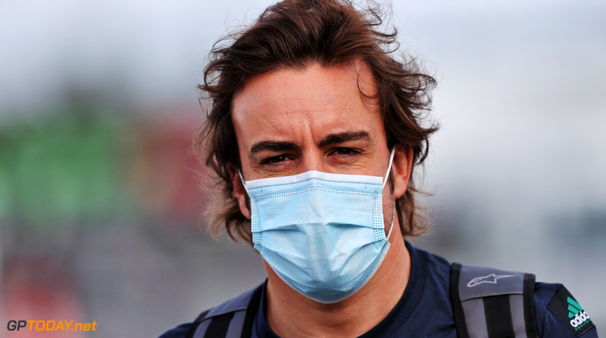 Alonso onder de indruk van Verstappen: "Reden dat ik TV aanzette"
