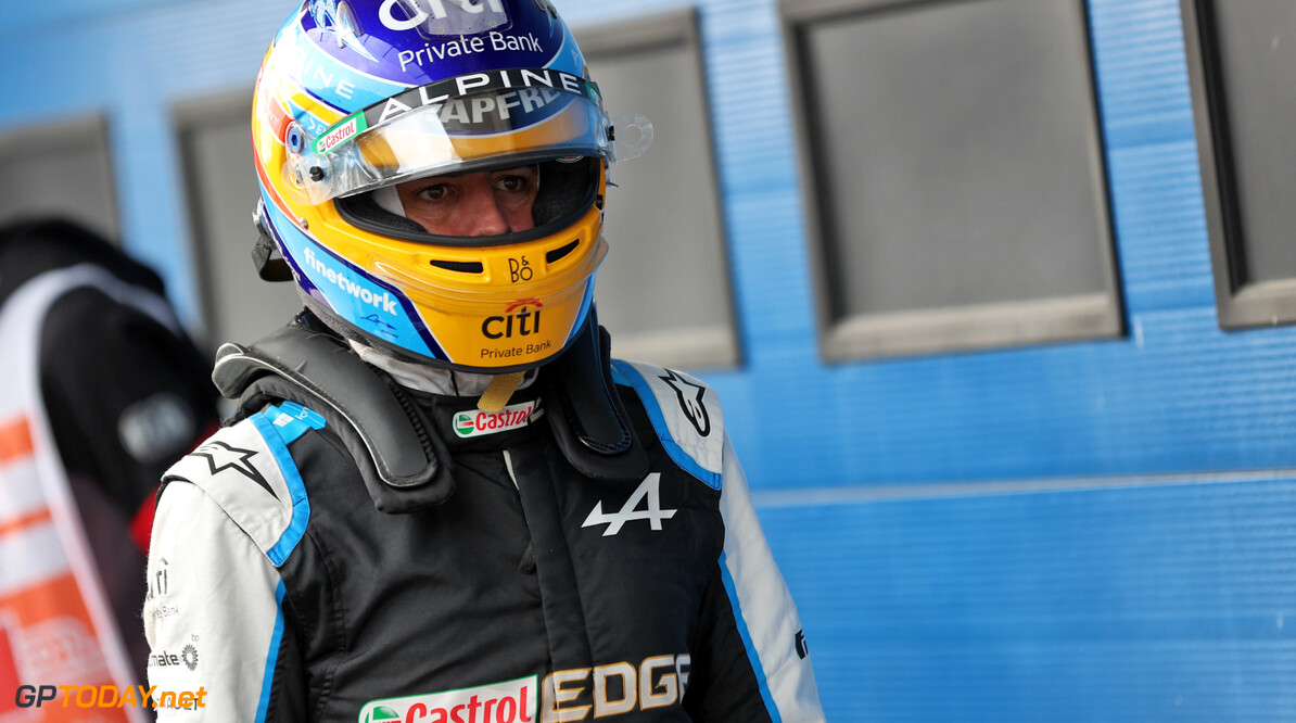 Derde Amerikaanse GP geen probleem voor Alonso: "Laten we het stap voor stap bekijken"