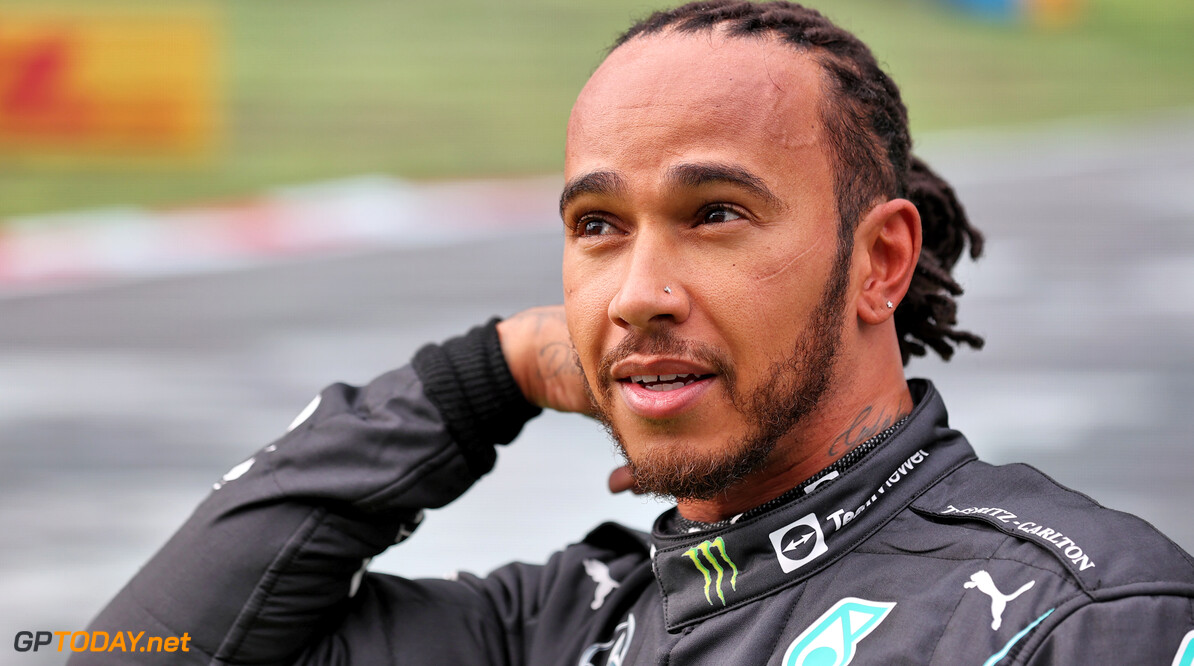 Lewis Hamilton moet genoegen nemen met P2: "Morgen wil ik gewoon winnen"