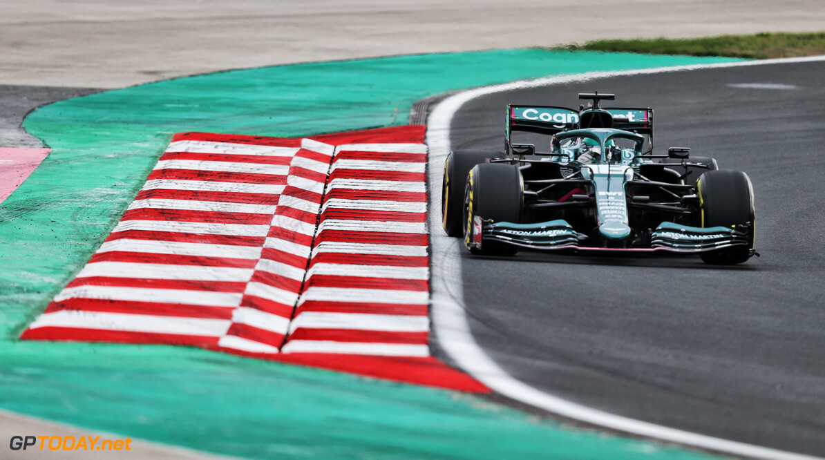 Ralf Schumacher ziet Aston Martin falen: "Ook al onderhouden ze warme banden met Mercedes"