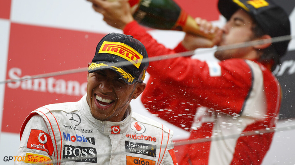 Hamilton: "Ik ben een betere coureur geworden dankzij Alonso"