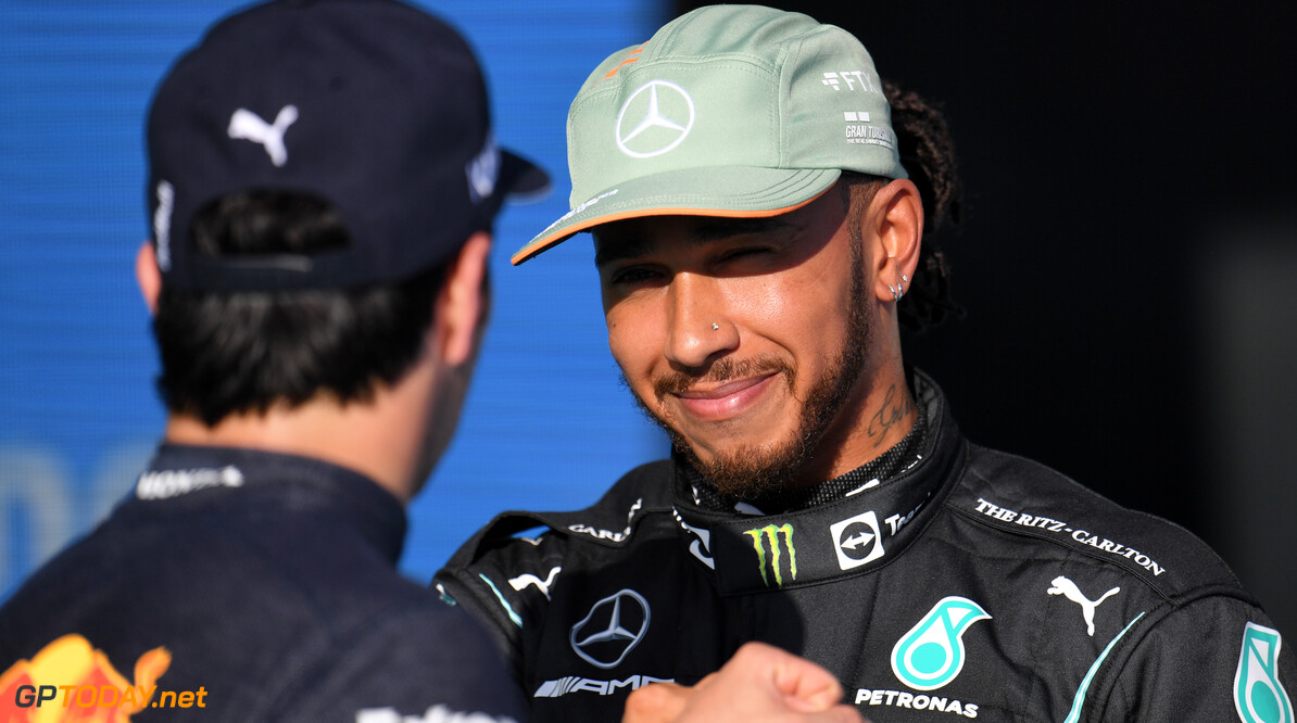 Lewis Hamilton: "Hopelijk overleven wij allebei de eerste bocht"