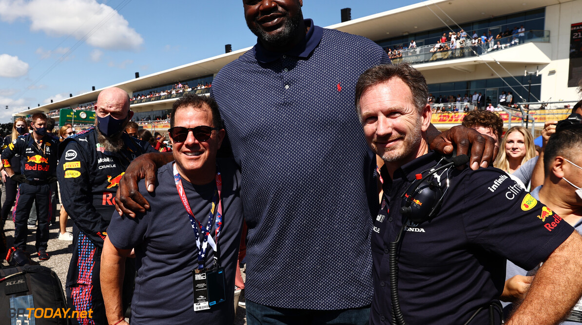 AUSTIN, TEXAS - OCTOBER 24: Red Bull Racing Team Principal Christian Horner poses for a photo with Shaquille O'Neal on the grid before the F1 Grand Prix of USA at Circuit of The Americas on October 24, 2021 in Austin, Texas. (Photo by Mark Thompson/Getty Images) // Getty Images / Red Bull Content Pool  // SI202110240670 // Usage for editorial use only // 
F1 Grand Prix of USA




SI202110240670