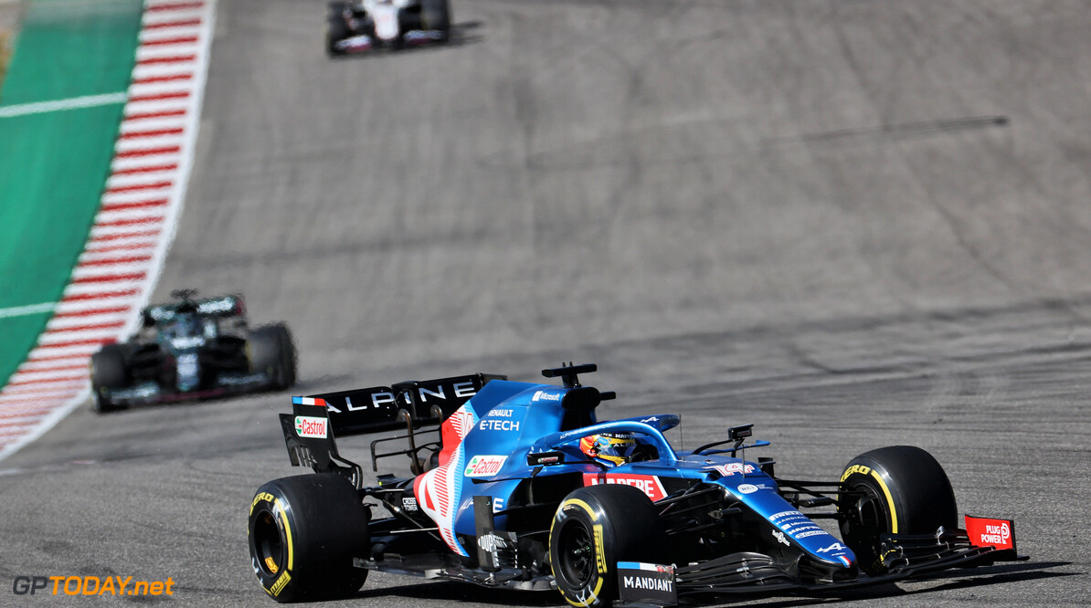 Fernando Alonso gefrustreerd en puntloos in Amerika: "Achtervleugel was naar achter gebogen"