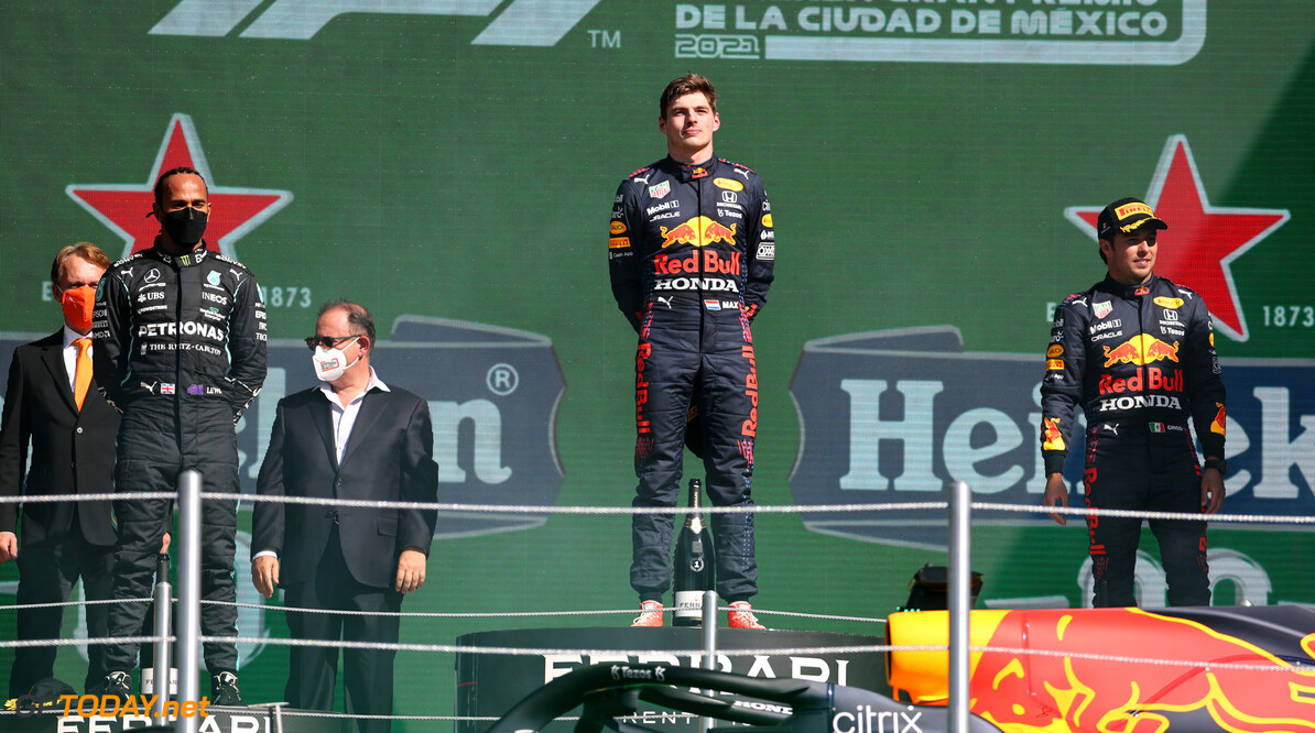 Formula One World Championship
1st place Max Verstappen (NLD) Red Bull Racing RB16B, 2nd place Lewis Hamilton (GBR) Mercedes AMG F1 W12 and 3rd place Sergio Perez (MEX) Red Bull Racing.
07.11.2021. Formula 1 World Championship, Rd 18, Mexican Grand Prix, Mexico City, Mexico, Race Day.
- www.xpbimages.com, EMail: requests@xpbimages.com (C) Copyright: Batchelor / XPB Images
Motor Racing - Formula One World Championship - Mexican Grand Prix - Race Day - Mexico City, Mexico
XPB Images
Mexico City
Mexico

Formel1 Formel F1 Formula 1 Formula1 GP Grand Prix Mexico Mexico City Mexican Autodromo Hermanos Sunday November 07 7 11 2021 Podium Portrait