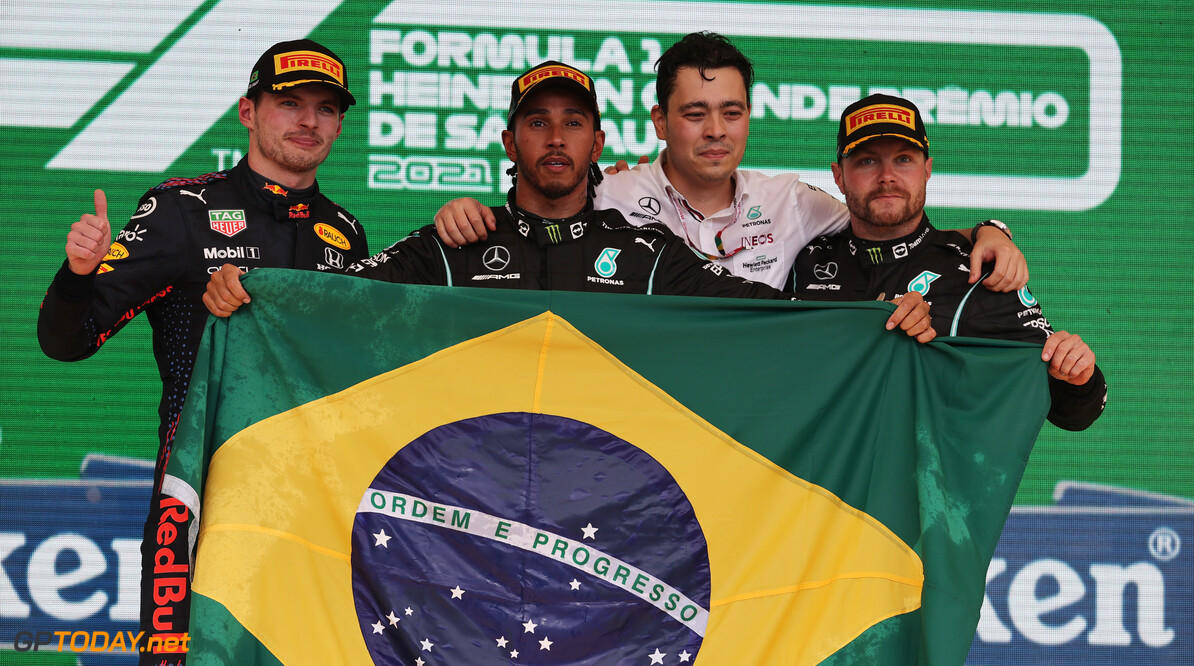 Formula One World Championship
1st place Lewis Hamilton (GBR) Mercedes AMG F1 W12, 2nd place Max Verstappen (NLD) Red Bull Racing RB16B and 3rd place Valtteri Bottas (FIN) Mercedes AMG F1.
14.11.2021. Formula 1 World Championship, Rd 19, Brazilian Grand Prix, Sao Paulo, Brazil, Race Day.
- www.xpbimages.com, EMail: requests@xpbimages.com (C) Copyright: Batchelor / XPB Images
Motor Racing - Formula One World Championship - Brazilian Grand Prix - Race Day - Sao Paulo, Brazil
XPB Images
Sao Paulo
Brazil

Formel1 Formel F1 Formula 1 Formula1 GP Grand Prix one November Brazil Brasil Brazilian Brasilian Sao Paulo Interlagos Autodromo Sunday 14 11 2021 Podium Portrait