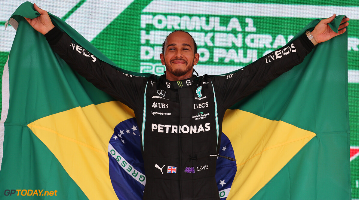 Hamilton deelt liefde voor Brazilië: "Ik wacht op mijn paspoort"