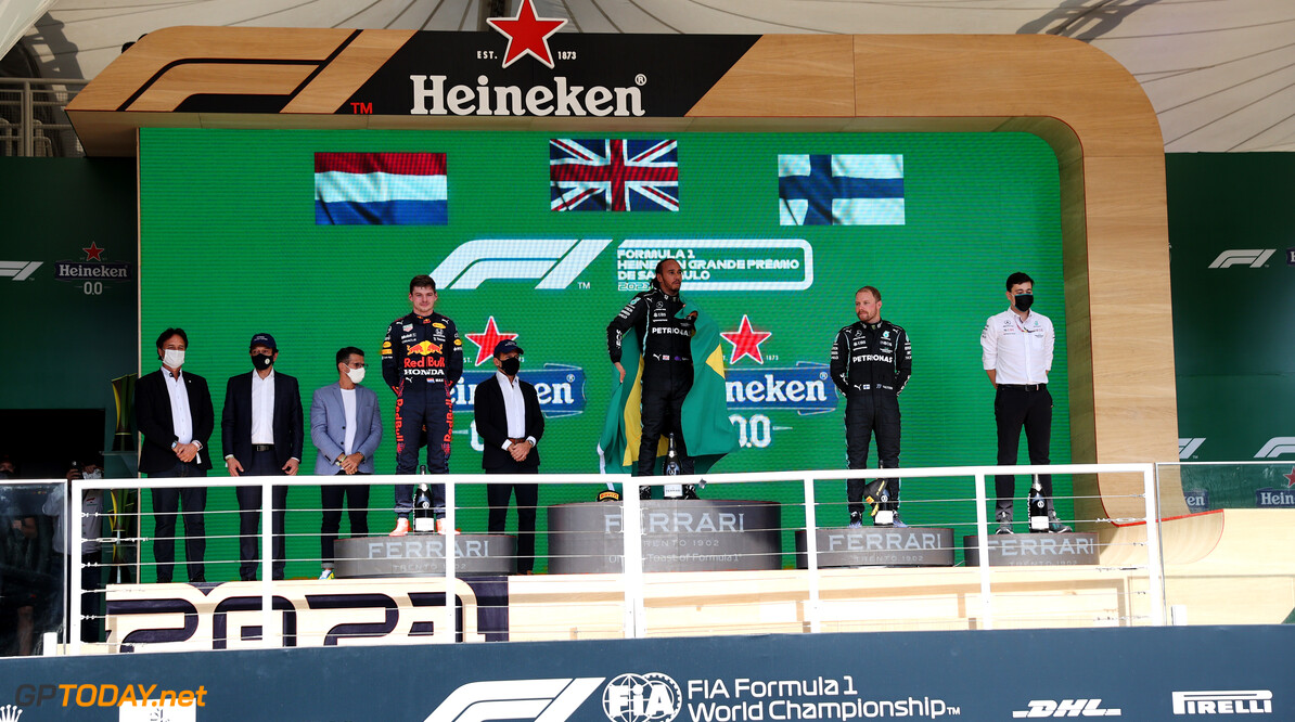 Formula One World Championship
1st place Lewis Hamilton (GBR) Mercedes AMG F1 W12, 2nd place Max Verstappen (NLD) Red Bull Racing RB16B, 3rd place Valtteri Bottas (FIN) Mercedes AMG F1 and Leonardo Donisete da Silva (BRA) Mercedes AMG F1 Team Strategy Engineer.
14.11.2021. Formula 1 World Championship, Rd 19, Brazilian Grand Prix, Sao Paulo, Brazil, Race Day.
- www.xpbimages.com, EMail: requests@xpbimages.com (C) Copyright: Batchelor / XPB Images
Motor Racing - Formula One World Championship - Brazilian Grand Prix - Race Day - Sao Paulo, Brazil
XPB Images
Sao Paulo
Brazil

Formel1 Formel F1 Formula 1 Formula1 GP Grand Prix one November Brazil Brasil Brazilian Brasilian Sao Paulo Interlagos Autodromo Sunday 14 11 2021 Podium Portrait