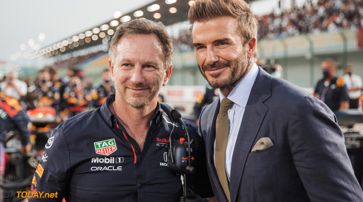 <b> Video: </b> McLaren maakt indruk op David Beckham