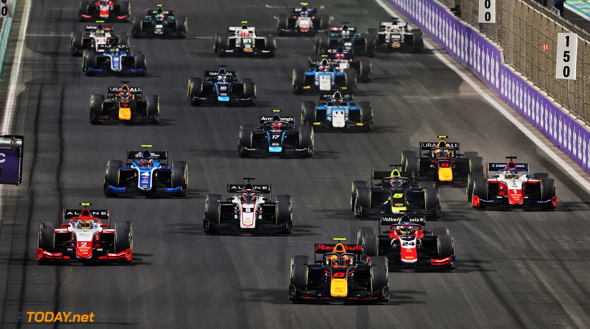 FIA Formula 2 Championship 
Jehan Daruvala (IND) Carlin leads at the start of the race.

04.12.2021. FIA Formula 2 Championship, Rd 7, Sprint Race 2, Jeddah, Saudi Arabia, Saturday.

- www.xpbimages.com, EMail: requests@xpbimages.com Copyright: XPB Images
Motor Racing - FIA Formula 2 Championship - Saturday - Jeddah, Saudi Arabia
xpbimages.com
Jeddah
Saudi Arabia

Saturday F2 Formula 2 Formula Two December Saudi Arabia Saudi Arabian Jeddah Jeddah Corniche Circuit 04 4 12 2021 Action Track
