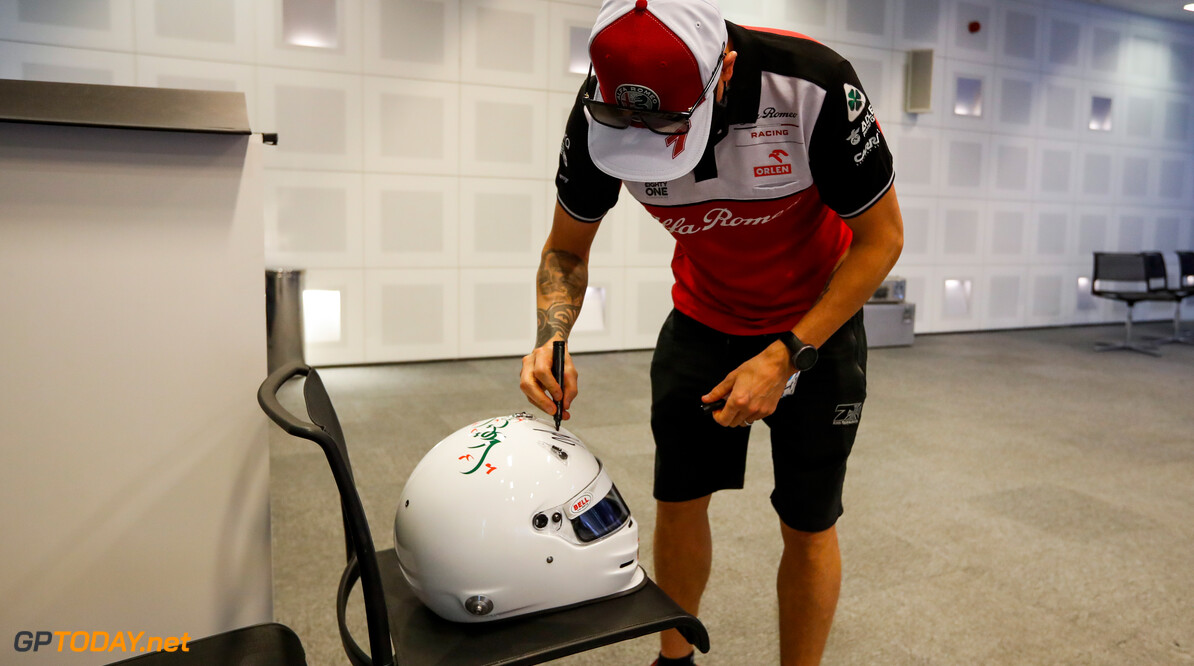 <b> Video: </b> Leclerc en Räikkönen ontmoeten elkaar in Monza
