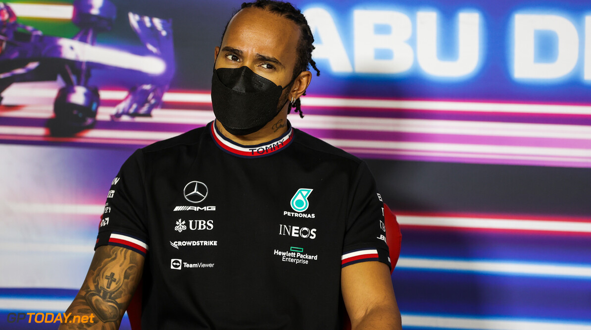 Hamilton verslaat Verstappen voor bijzondere prijs