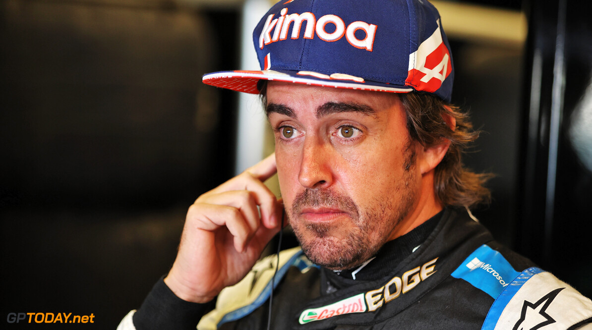 Alonso woest op Michael Masi: "Hij is echt veel te soft"