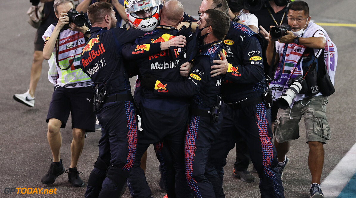 ABU DHABI, UNITED ARAB EMIRATES - DECEMBER 12: Race winner Max Verstappen of Netherlands and Red Bull Racing celebrates with his team in parc ferme during the F1 Grand Prix of Abu Dhabi at Yas Marina Circuit on December 12, 2021 in Abu Dhabi, United Arab Emirates. (Photo by Lars Baron/Getty Images) // Getty Images / Red Bull Content Pool  // SI202112120259 // Usage for editorial use only // 
F1 Grand Prix of Abu Dhabi




SI202112120259