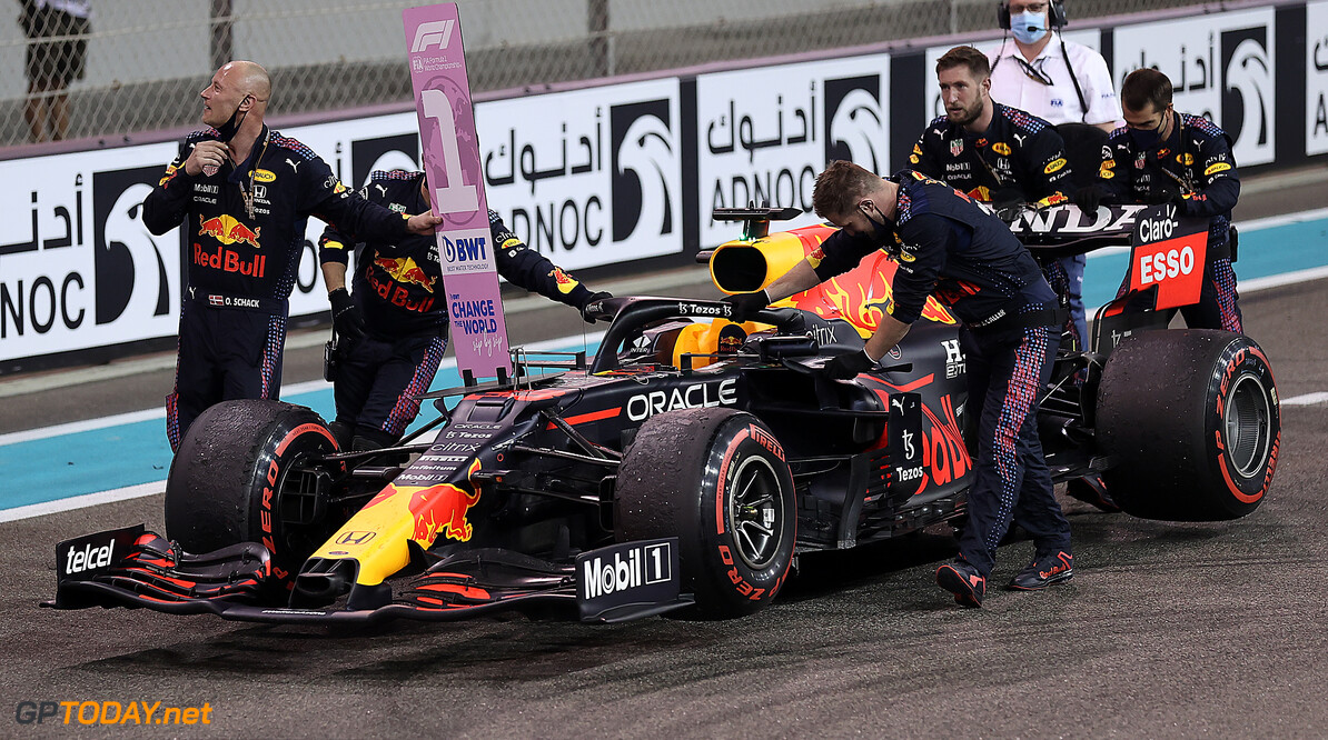ABU DHABI, UNITED ARAB EMIRATES - DECEMBER 12: The team of Max Verstappen of Netherlands and Red Bull Racing celebrate after he won the race and the F1 World Drivers Championship during the F1 Grand Prix of Abu Dhabi at Yas Marina Circuit on December 12, 2021 in Abu Dhabi, United Arab Emirates. (Photo by Lars Baron/Getty Images) // Getty Images / Red Bull Content Pool  // SI202112120264 // Usage for editorial use only // 
F1 Grand Prix of Abu Dhabi




SI202112120264