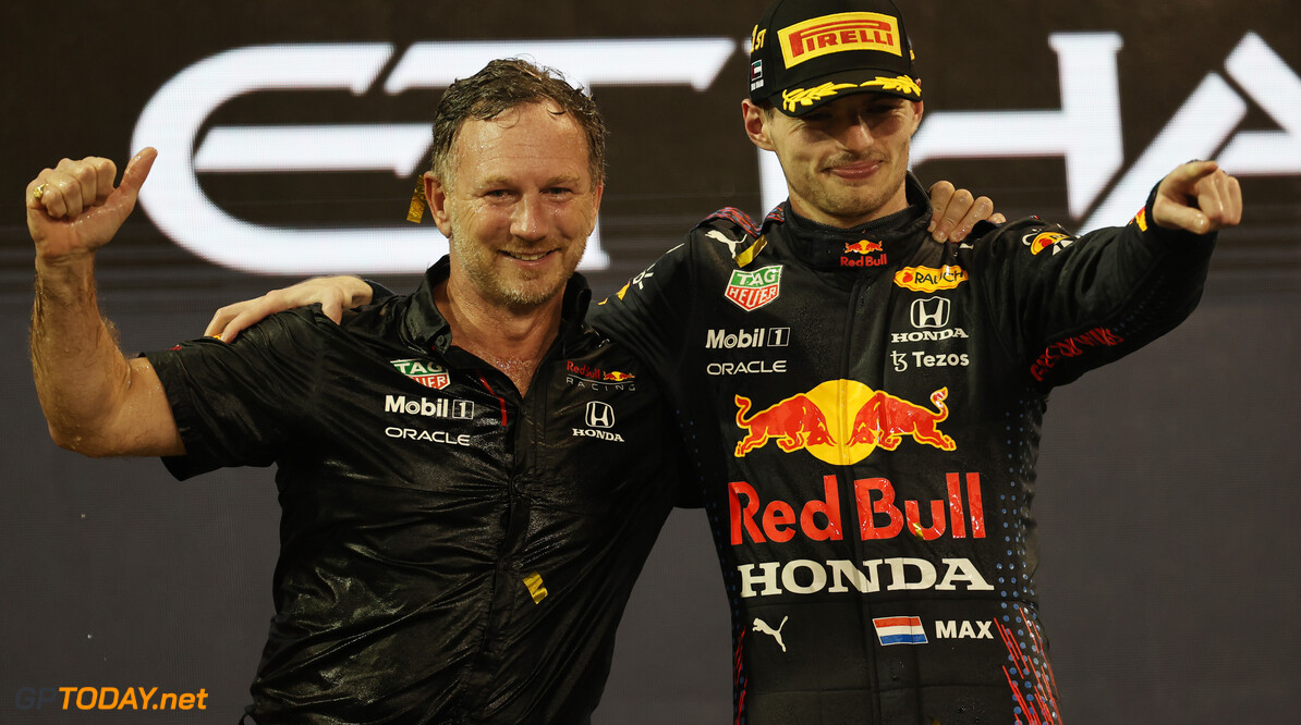 Formula One World Championship
Christian Horner (GBR) Red Bull Racing Team Principal with 1st place and new World Champion, Max Verstappen (NLD) Red Bull Racing RB16B.
12.12.2021. Formula 1 World Championship, Rd 22, Abu Dhabi Grand Prix, Yas Marina Circuit, Abu Dhabi, Race Day.
- www.xpbimages.com, EMail: requests@xpbimages.com (C) Copyright: Batchelor / XPB Images
Motor Racing - Formula One World Championship - Abu Dhabi Grand Prix - Race Day - Abu Dhabi, UAE
XPB Images
Abu Dhabi
Abu Dhabi

Formel1 Formel F1 Formula 1 Formula1 GP Grand Prix one Abu Dhabi Yas Marina Circuit Yas Marina UAE United Arab Emirates Sunday 12 12 2021 December Podium Portrait