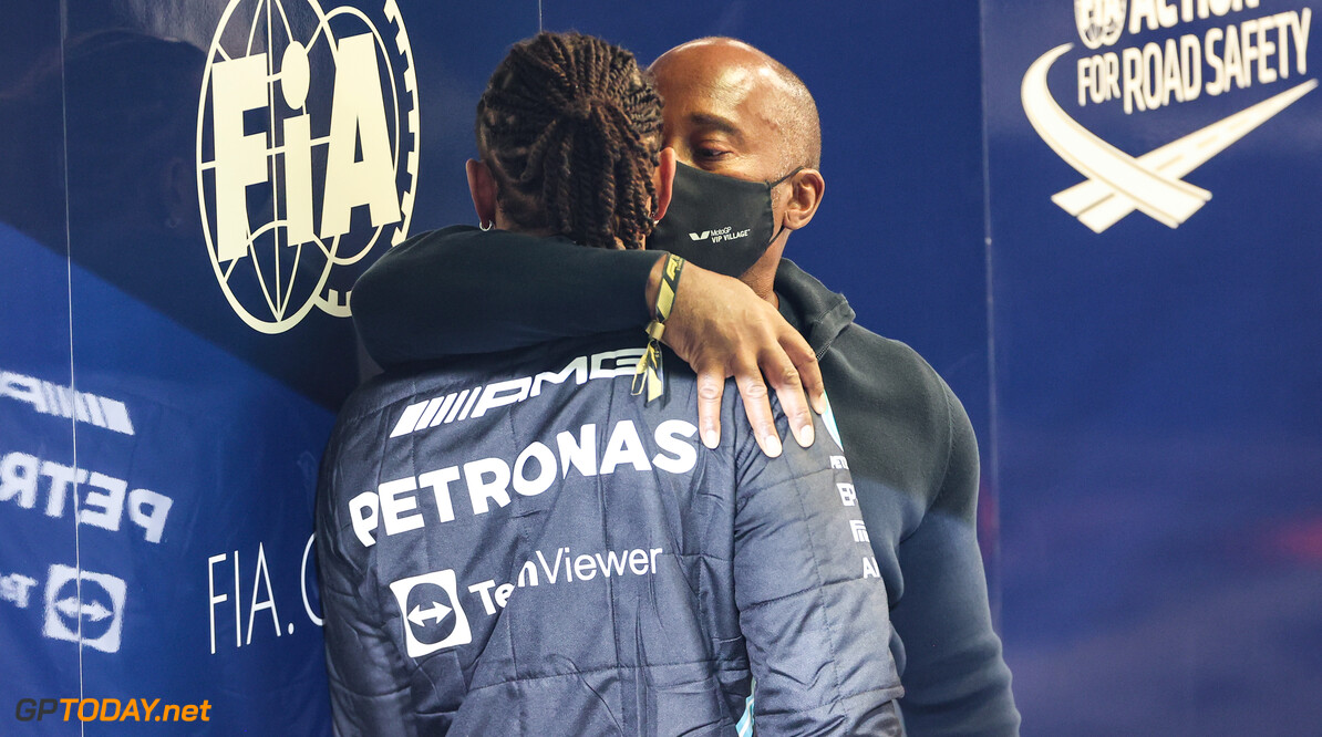 Broer van Lewis Hamilton reageert fel: "FIA heeft eigen regels verbroken"