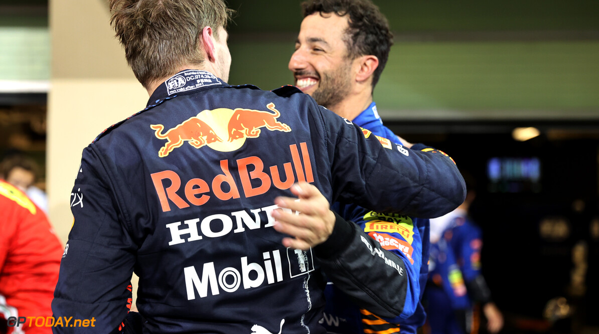 Ricciardo jaloers op Verstappen: "Al weer even geleden dat Hamilton zo werd uitgedaagd"