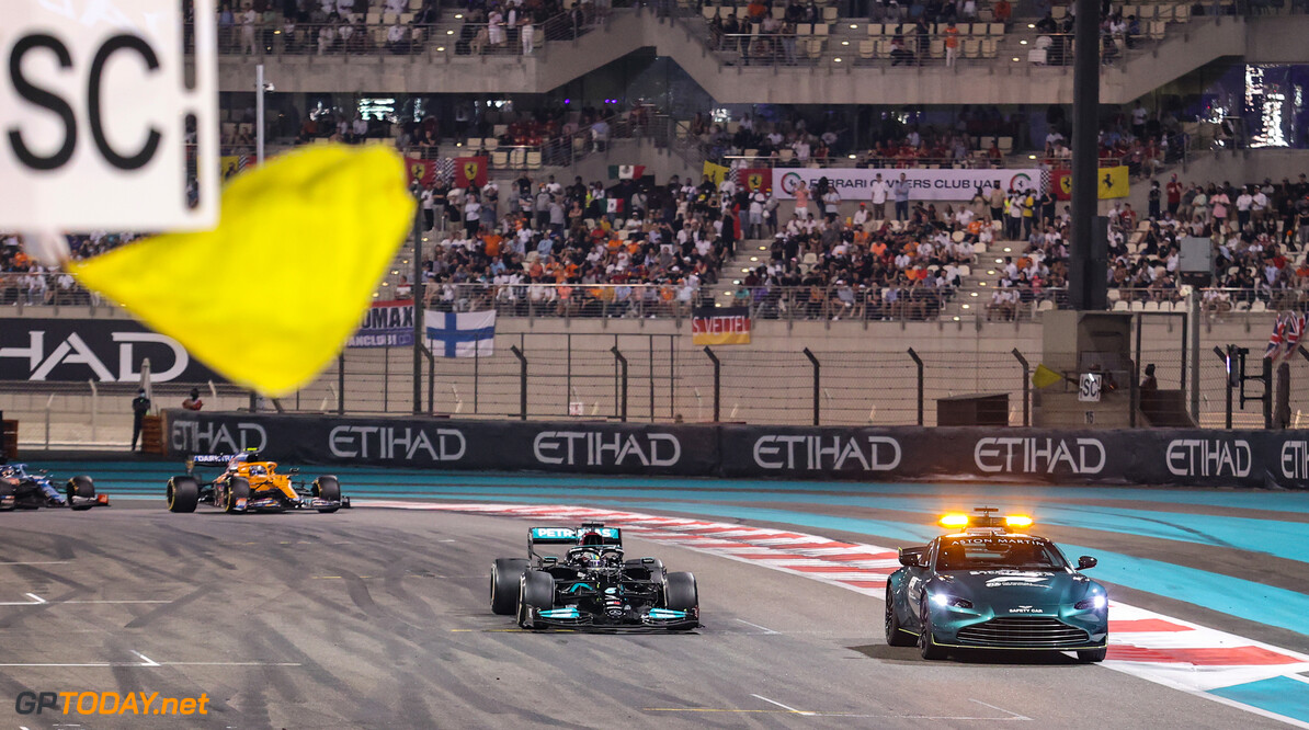 <b>Video: </b>Lewis Hamilton vs Max Verstappen tijdens Abu Dhabi GP in Lego