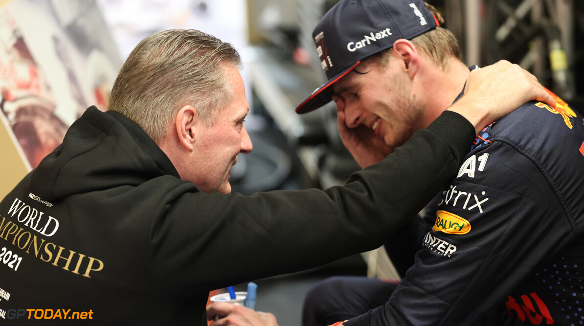Formula One World Championship
1st place and new World Champion, Max Verstappen (NLD) Red Bull Racing RB16B with Jos Verstappen (NLD).

12.12.2021. Formula 1 World Championship, Rd 22, Abu Dhabi Grand Prix, Yas Marina Circuit, Abu Dhabi, Race Day.
- www.xpbimages.com, EMail: requests@xpbimages.com (C) Copyright: Batchelor / XPB Images
Motor Racing - Formula One World Championship - Abu Dhabi Grand Prix - Race Day - Abu Dhabi, UAE
XPB Images
Abu Dhabi
Abu Dhabi

Formel1 Formel F1 Formula 1 Formula1 GP Grand Prix one Abu Dhabi Yas Marina Circuit Yas Marina UAE United Arab Emirates Sunday 12 12 2021 December Podium Portrait