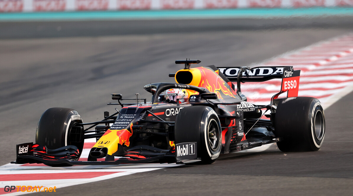 Max Verstappen verdedigt zijn titel met de Red Bull Racing RB18