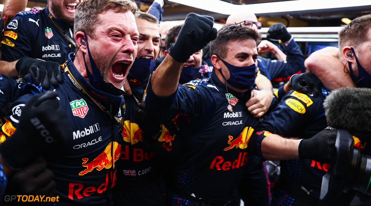 ABU DHABI, UNITED ARAB EMIRATES - DECEMBER 12: The Red Bull Racing team celebrate as they watch the action in the garage during the F1 Grand Prix of Abu Dhabi at Yas Marina Circuit on December 12, 2021 in Abu Dhabi, United Arab Emirates. (Photo by Mark Thompson/Getty Images) // Getty Images / Red Bull Content Pool  // SI202112130410 // Usage for editorial use only // 
F1 Grand Prix of Abu Dhabi




SI202112130410