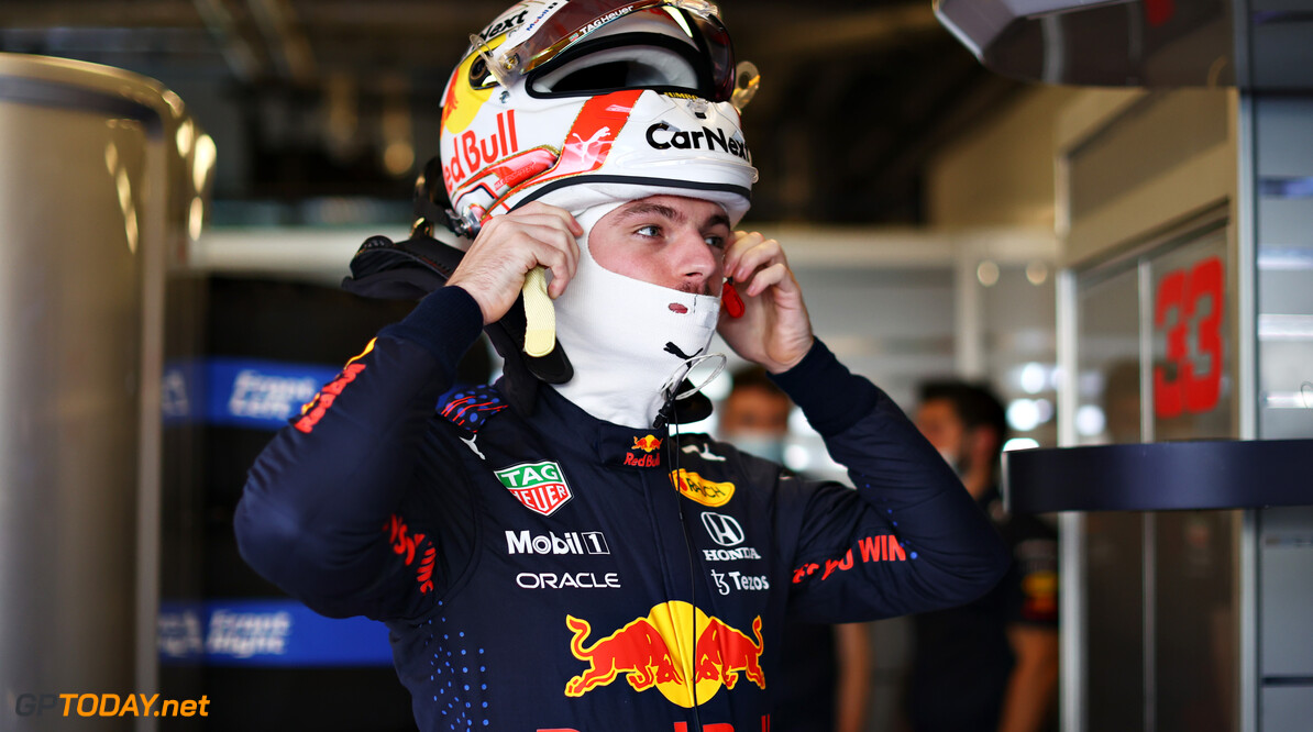 ABU DHABI, UNITED ARAB EMIRATES - DECEMBER 14: Max Verstappen of Netherlands and Red Bull Racing prepares to drive in the garage during Formula 1 testing at Yas Marina Circuit on December 14, 2021 in Abu Dhabi, United Arab Emirates. (Photo by Clive Rose/Getty Images) // Getty Images / Red Bull Content Pool  // SI202112140032 // Usage for editorial use only // 
Formula 1 Testing in Abu Dhabi - Day One




SI202112140032