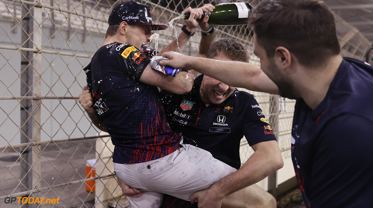 ABU DHABI, UNITED ARAB EMIRATES - DECEMBER 12: Race winner and 2021 F1 World Drivers Champion Max Verstappen of Netherlands and Red Bull Racing celebrates with his team after the F1 Grand Prix of Abu Dhabi at Yas Marina Circuit on December 12, 2021 in Abu Dhabi, United Arab Emirates. (Photo by Lars Baron/Getty Images) // Getty Images / Red Bull Content Pool  // SI202112120646 // Usage for editorial use only // 
F1 Grand Prix of Abu Dhabi




SI202112120646