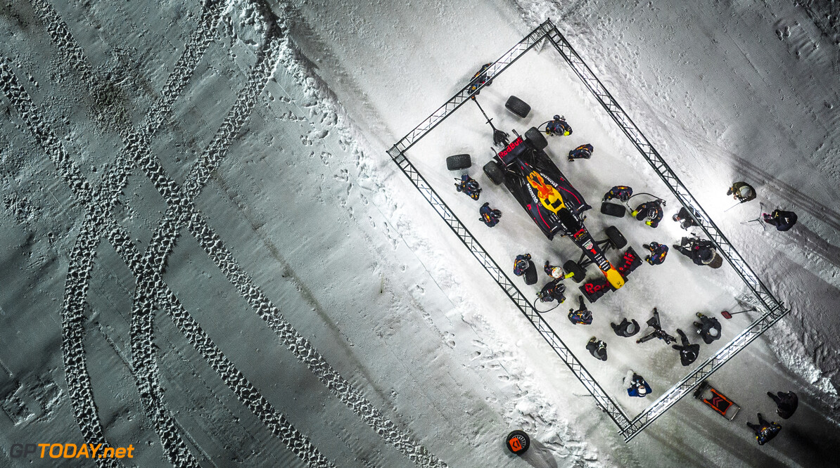 Red Bull Racing Mechanics work on the RB 8 during the GP Ice Race in Zell am See, Austria on January 24, 2022. // SI202202020327 // Usage for editorial use only // 
Red Bull Racing Mechanics




SI202202020327
