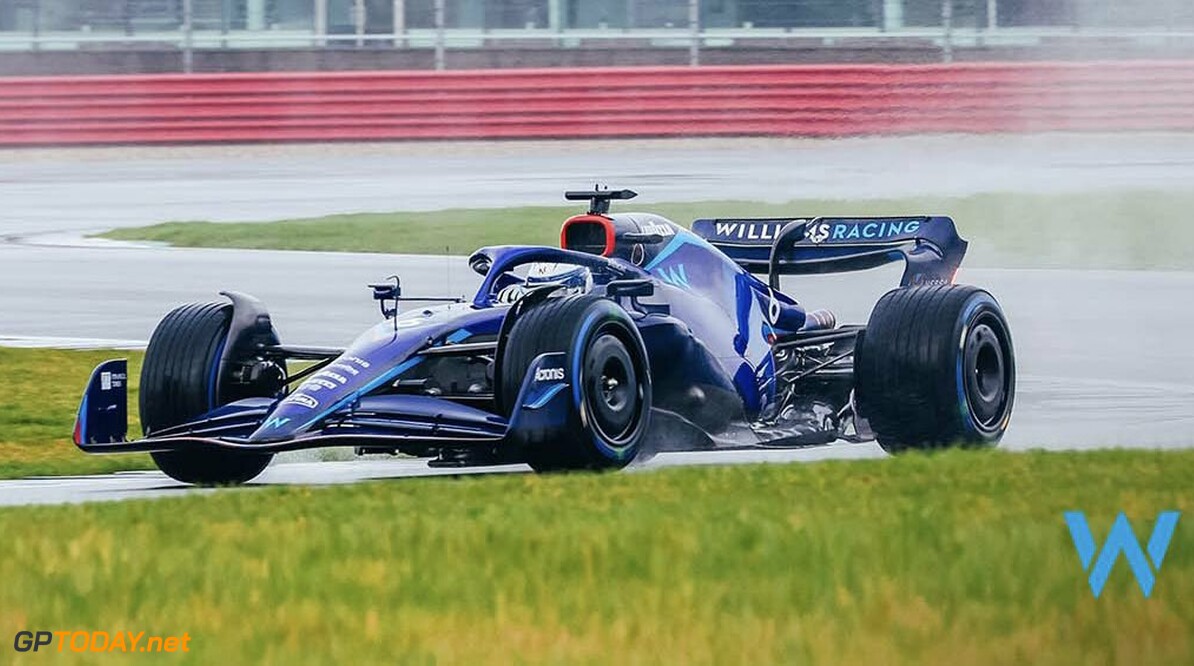 Dit is de echte Williams FW44 op het circuit