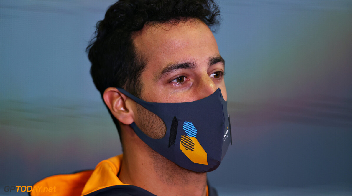 Ricciardo test negatief en kan starten in Bahrein