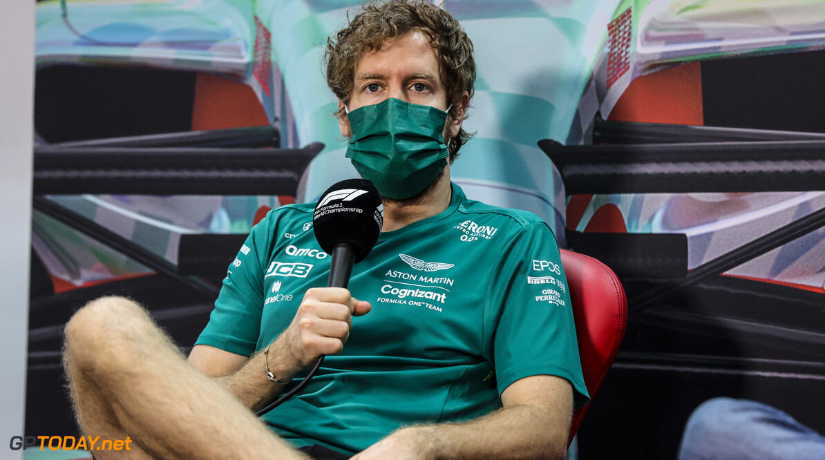 Vettel steunde Aston Martin op virtuele wijze