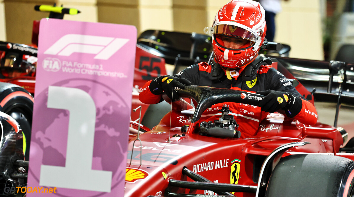 <b> Uitslag Grand Prix van Bahrein: </b> Leclerc en Sainz zorgen voor 1-2, Verstappen valt uit door technische problemen in slotfase