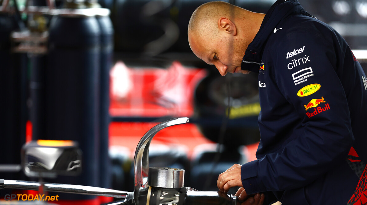 IMOLA, ITALY - APRIL 22: A Red Bull Racing team member works in the garage prior to practice ahead of the F1 Grand Prix of Emilia Romagna at Autodromo Enzo e Dino Ferrari on April 22, 2022 in Imola, Italy. (Photo by Mark Thompson/Getty Images) // Getty Images / Red Bull Content Pool // SI202204220132 // Usage for editorial use only // 
F1 Grand Prix of Emilia Romagna - Practice & Qualifying




SI202204220132