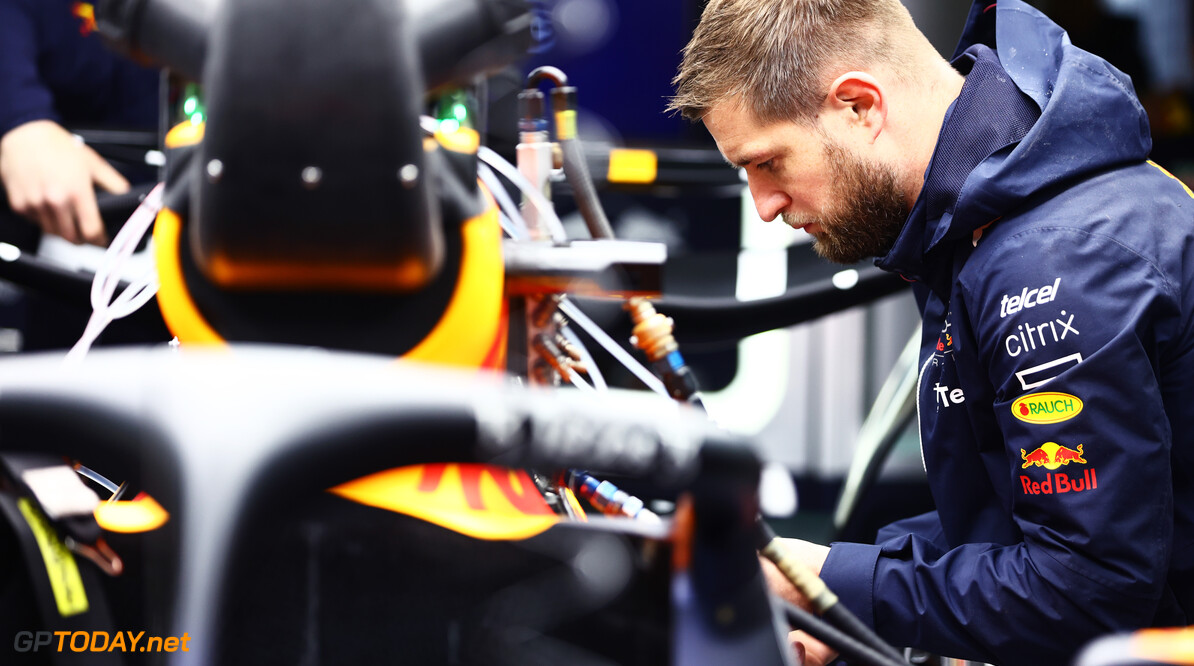 IMOLA, ITALY - APRIL 22: A Red Bull Racing team member works in the garage prior to practice ahead of the F1 Grand Prix of Emilia Romagna at Autodromo Enzo e Dino Ferrari on April 22, 2022 in Imola, Italy. (Photo by Mark Thompson/Getty Images) // Getty Images / Red Bull Content Pool // SI202204220130 // Usage for editorial use only // 
F1 Grand Prix of Emilia Romagna - Practice & Qualifying




SI202204220130