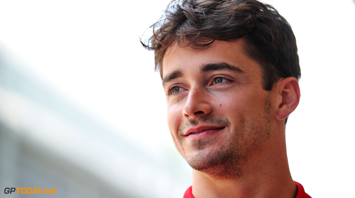 <b> Video: </b> Leclerc bestuurt bijzondere Ferrari op sterfdag Villeneuve