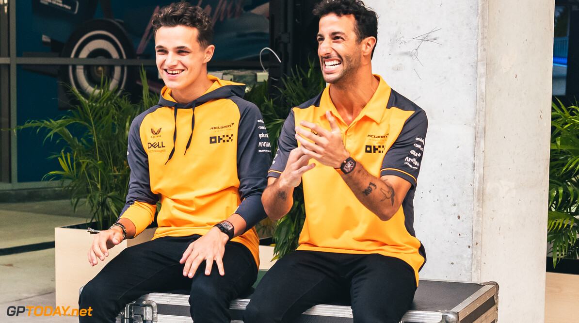<b> Video: </b> Ricciardo en Norris dollen: "Max Verstappen, dames en heren!"