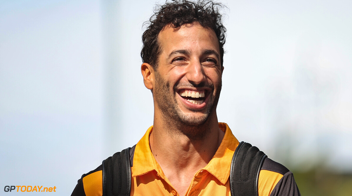 Ricciardo kritisch op asfalt Miami: "Deed mij denken aan mijn Australische boerderij"