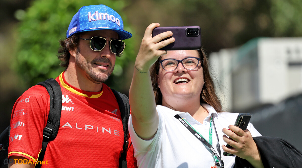 Alpine: "We overwegen Alonso nieuw contract aan te bieden"
