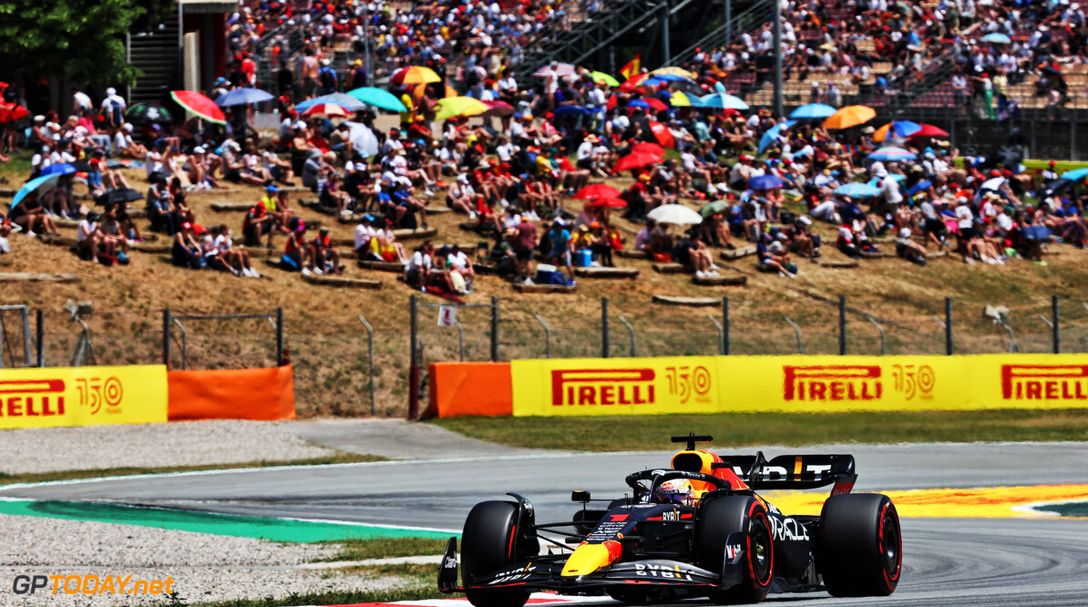 <b> Uitslag Grand Prix van Spanje: </b> Verstappen wint ondanks DRS-probleem, drama voor Leclerc