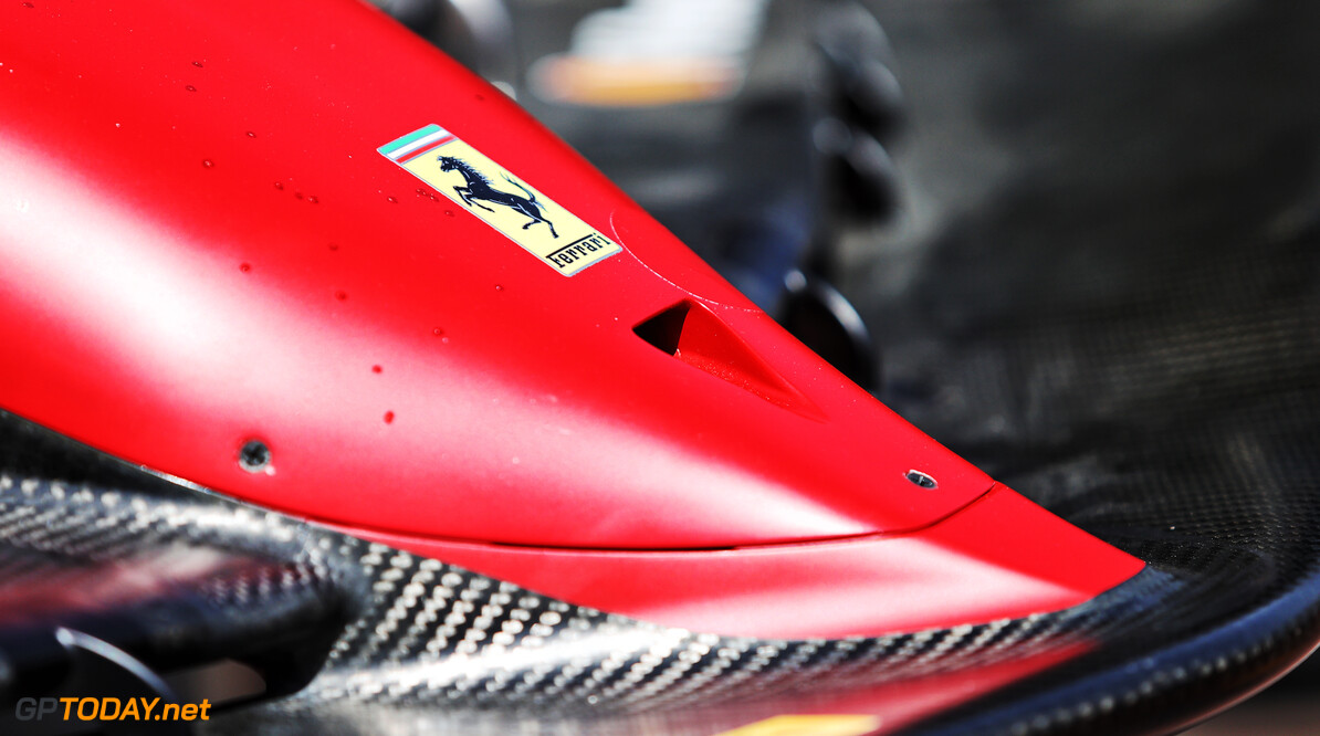 Ferrari rijdt in Monaco met Disney-sponsors