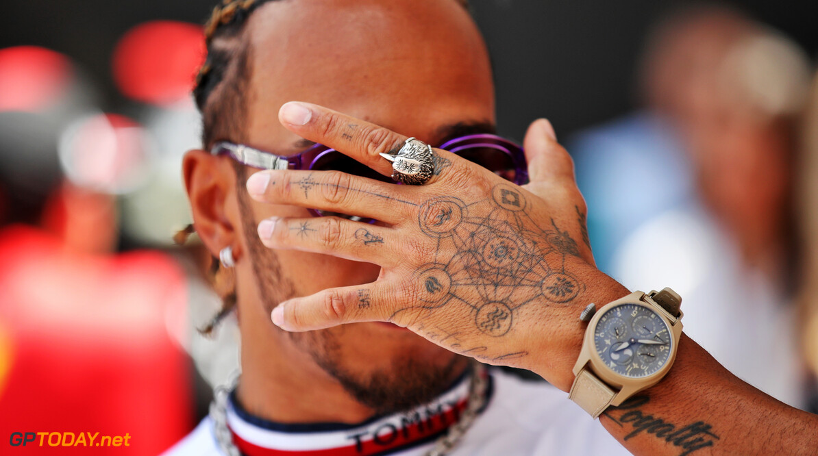 Hamilton waarschuwt Mercedes: "We hebben de verkeerde kant gekozen"