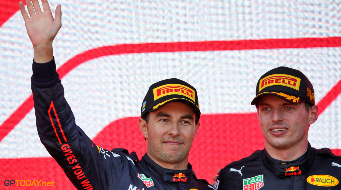 Perez prijst teammaat Verstappen: "Een van de beste coureurs uit de geschiedenis"