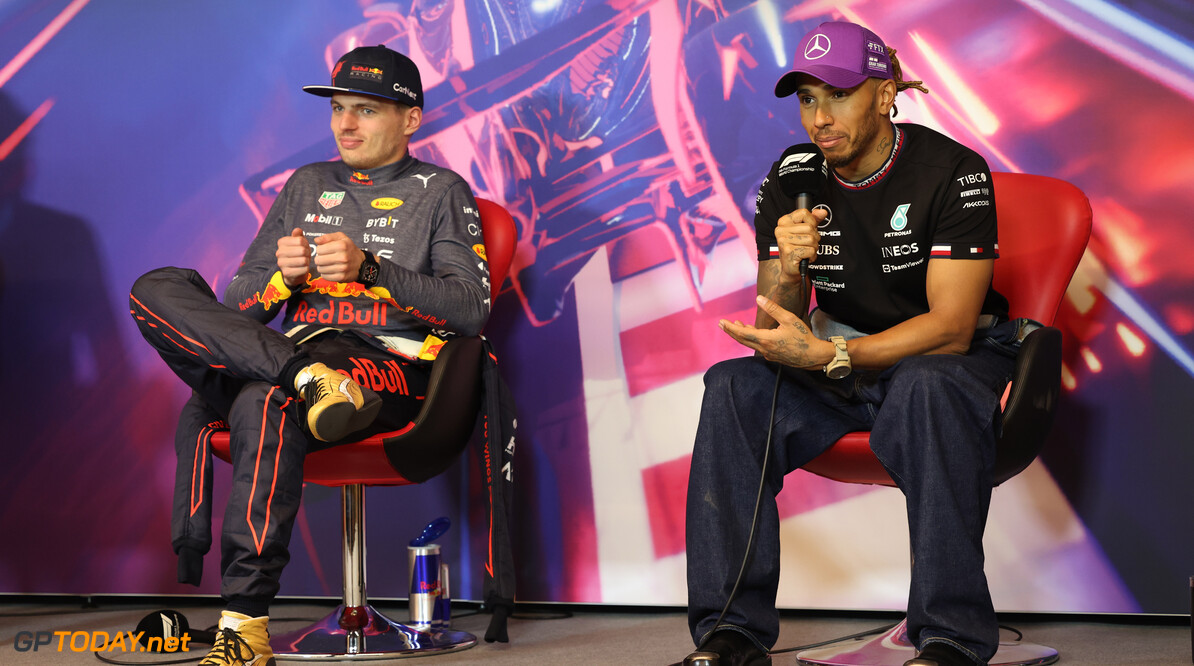 Coulthard hoopt op gezamenlijk actie Verstappen en Hamilton: "Laten we sportief blijven"