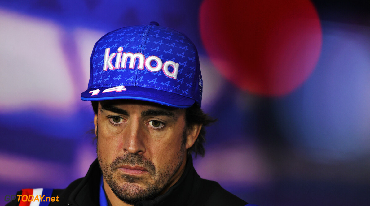 Alonso wil straf voor Leclerc: "In Canada deed ik het één keertje en kreeg ik een straf"