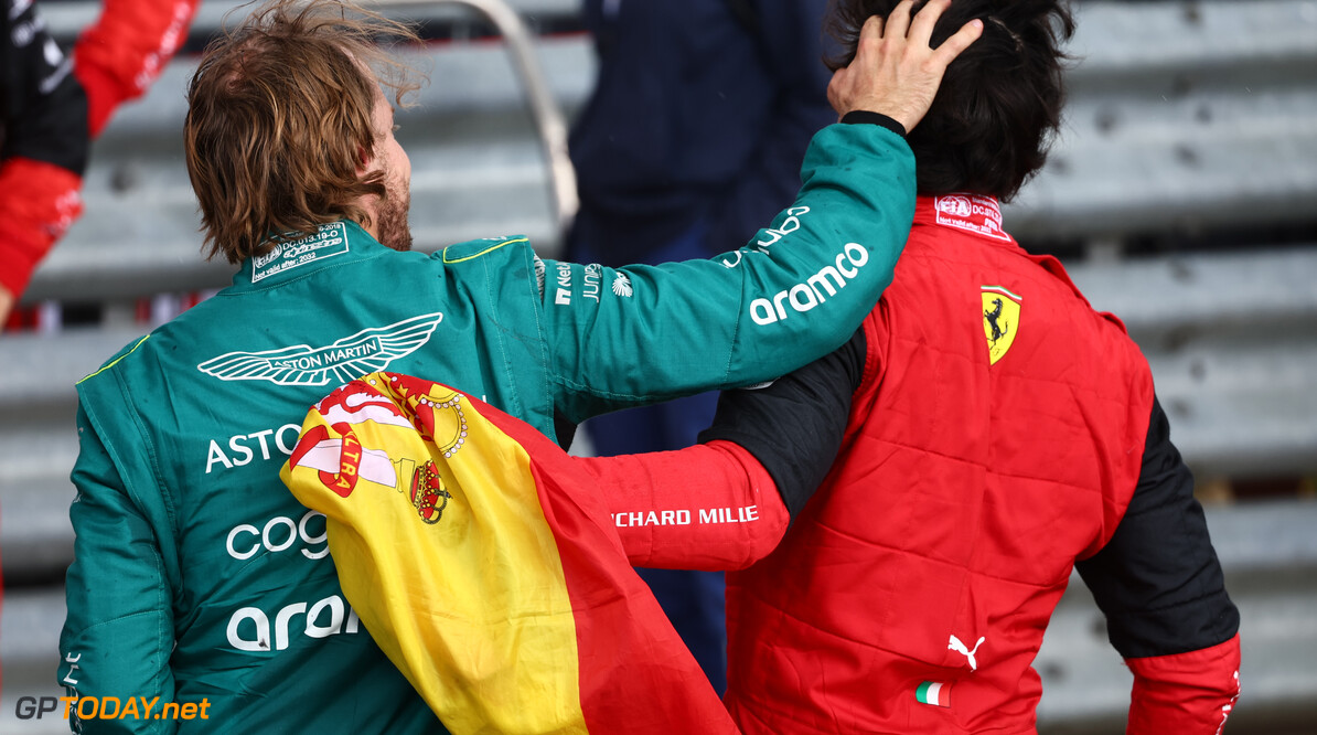 Sainz hoopt Vettel snel terug te zien in paddock: "Voor mij was hij altijd een rolmodel"